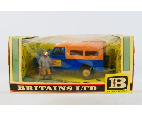 Britains - A boxed diecast #9576 Farm Land Rover. Item appears to be in very good-excellent condition but is loose in its box