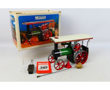 Mamod - A boxed vintage Mamod T.E.1.a Traction Engine. It shows signs of use and appears in Fair to Good condition with burne