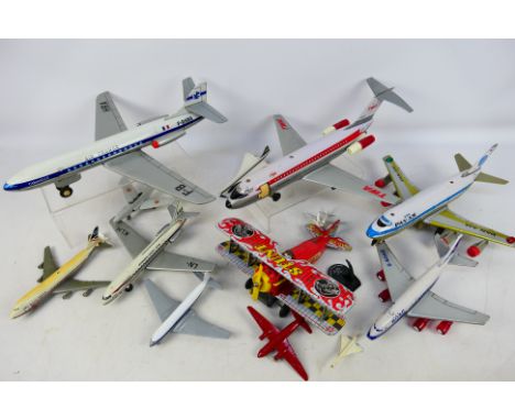 Joustra - Nomura - Dinky - Corgi - Others - A collection of vintage tinplate and diecast aircraft in various scales and forma