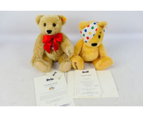 Steiff - A pair of unboxed Steiff bears, including #000379 Classic 1909 Teaddy Bear (35cms) with labels and swing tags attach
