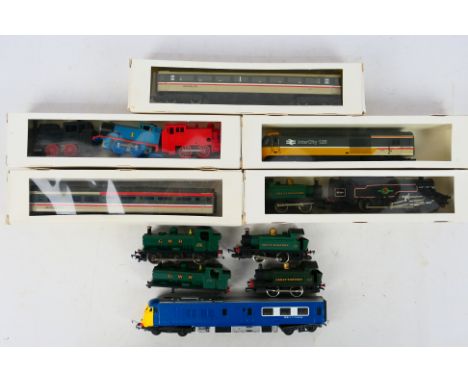 Hornby - Tri-ang - 10 unboxed HO/OO locomotives to include R077 Class 101 Holden 0-4-0T 101, R51S Class 57XX 0-6-0PT 8751, R5