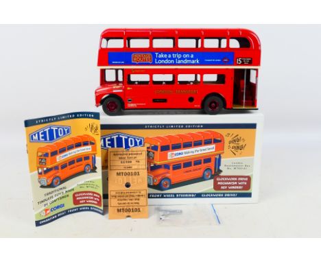 Mettoy - Corgi - A boxed Limited Edition Mettoy MT00101 tinplate clockwork London Transport Routemaster Bus reissued by Corgi