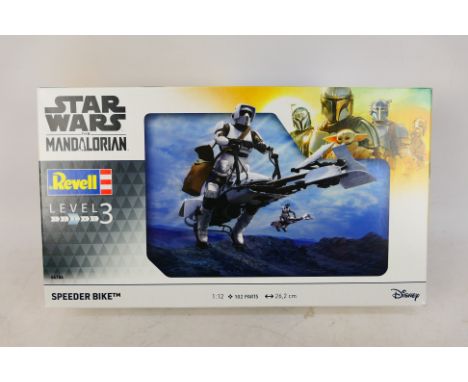 Revell - Star Wars - A boxed factory sealed Revell #06786 Star Wars Mandalorian 'Speeder Bike' 1:12 scale model kit. The kit 