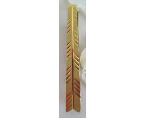 A 9ct gold tiepin of arrow design.  Condition Report: Weight = 6 g 