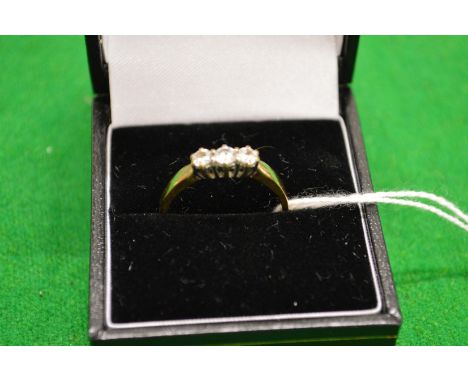 A 9ct gold dress ring.