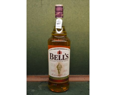 Bells scotch whisky, 1 litre.