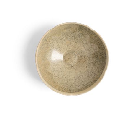 CELADON-GLAZED FOLIATED-RIM BOWL FIVE DYNASTY potted with steep rounded sides rising from a ring foot to notched-rim, covered
