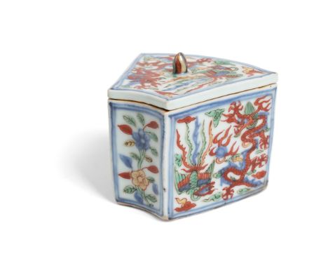 WUCAI 'DRAGON AND PHOENIX' BOX AND COVER WANLI MARK BUT QING DYNASTY of fan-shape, three sides of the body painted with a pai