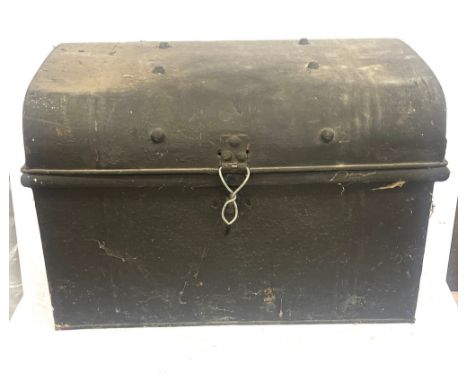 Vintage metal trunk measures approx 15.5" tall 23.5" wide 