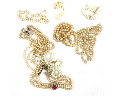 Selection vintage ladies pearls to include a necklace with 9ct gold clasp 