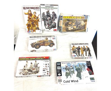 Tamiya military miniatures, Russian army tank crew, French infantry set, Tamiya Sdkfz223 model kit, Miniart 1:35 Totenkopf di