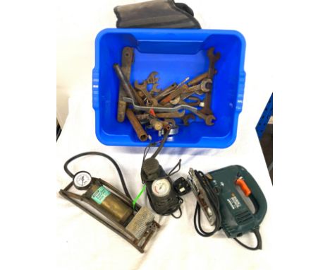 Assortment of work tools to include fan heater, all untested 