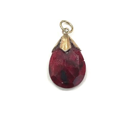 9ct gold and ruby pendant