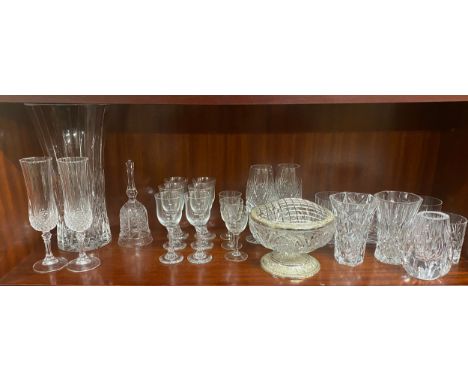 Selection vintage and later glassware to include vases etc 