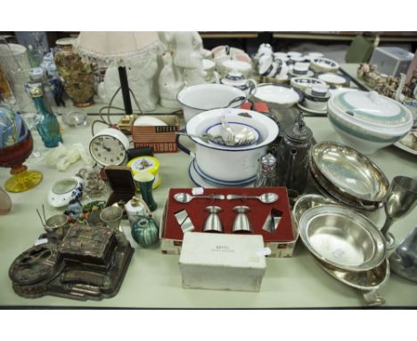 MIXED LOT; METAL WARES, THREE PIECE TEA SET, BOXED FISH SERVER, BOXED STAINLESS BREAKFAST SET BOXED, CUTLERY, SERVING SPOON, 