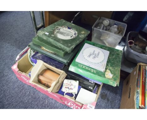 NINETEEN BOXED COLLECTORS PLATES, WEDGWOOD, COALPORT, SPODE, ETC.... AND FOUR BOXED CHRISTMAS MUGS (18)