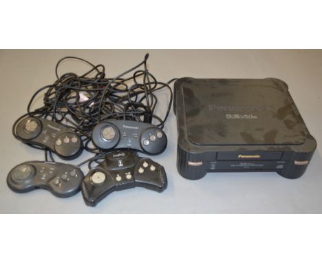 Panasonic R.E.A.L 3DO Interactive Multiplayer FZ-1 console.  [NO RESERVE]