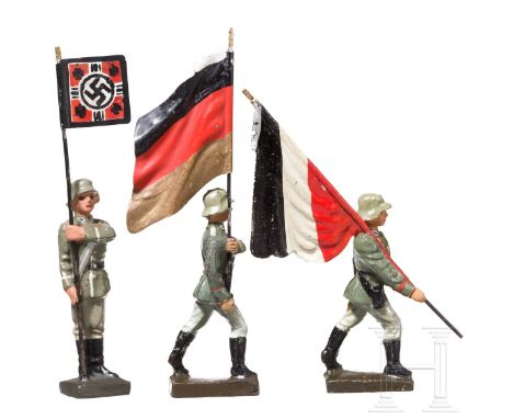 Drei Lineol Soldaten des Heeres - Standartenträger, Schulterfahnenträger sowie Träger mit schwarz-rot-goldener Fahne   Lineol