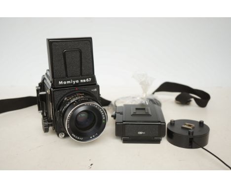 Mamiya RB67 pro medium flrmat camera with 90mm Mamiya lens plus spare film back &amp; cables 