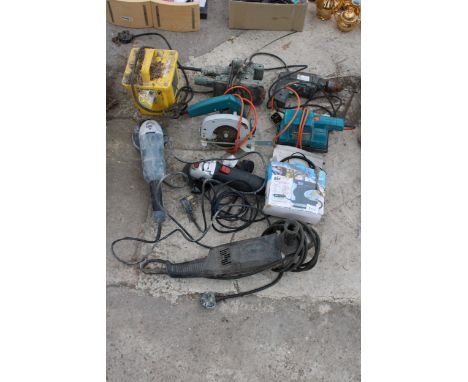 AN ASSORTMENT OF POWER TOOLS TO INCLUDE SANDERS, GRINDERS AND A MAKITA CIRCULAR SAW ETC 