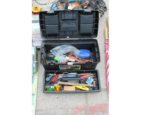 A PLASTIC TOOL BOX WITH AN ASSORTMENT OF TOOLS TO INCLUDE SCREW DRIVERS AND A HAMMER ETC 