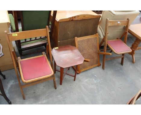 A PAIR OF 1950'S FOLDING CHAIRS, SPLIT CANE BACK REST AND SMALL OCCASIONAL TABLE 