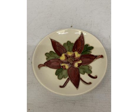A VINTAGE 1960/70'S MOORCROFT PIN TRAY IN THE COLUMBINE PATTERN 