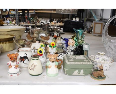 A QUANTITY OF BIRD FIGURES TO ALS0 INCLUDE A WEDGWOOD SAGE GREEN JASPERWARE TRINKET BOX, CLOWN FIGURES, ANIMAL FIGURES, ETC.,