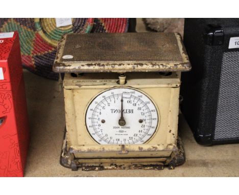 A SET OF VINTAGE BELMONT SCALES 