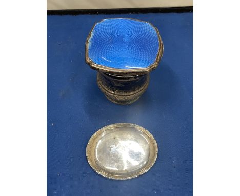 THREE SILVER ITEMS TO INCLUDE A BIRMINGHAM HALLMARKED AND ENAMELLED TRINKET LID, A LONDON HALLMARKED POT AND A MARKED 925 STE