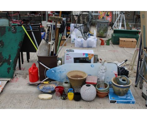 AN ASSORTMENT OF ITEMS TO INCLUDE GARDEN TOOLS, PLANT POTS AND A BBQ ETC 