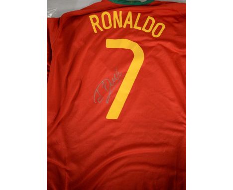 Bonhams : 2008 Cristiano Ronaldo match worn Portugal shirt