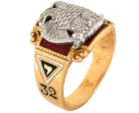 Vintage 14 Karat Yellow Gold, Enameled Masonic Ring. Double eagle Scottish rites insignia to top, cross and 32nd degree symbo