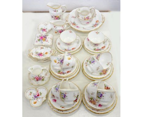 A ROYAL CROWN DERBY POSIES PATTERN TEA SERVICE AND A QUANTITY OF TRINKET WARE EN SUITE