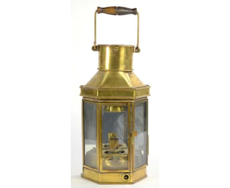 A BRASS MIRROR BACKED LANTERN WITH EBONISED BEECH SWING HANDLE AND OIL ILLUMINANT, 41CM H EXCLUDING HANDLE, C1900