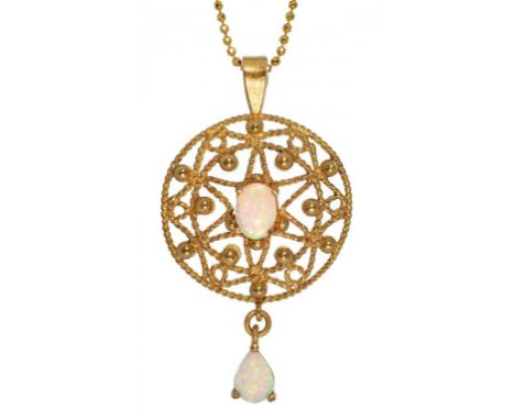 AN OPAL SET GOLD OPENWORK PENDANT, ON A GOLD NECKLET, 6G