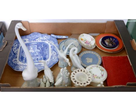 A NANKIN CARGO BLUE AND WHITE TEA BOWL AND SAUCER, SAUCER 11.5CM D, C1750, CHRISTIES PICTORIAL LOT LABEL (EX LOT 5529) AND MI