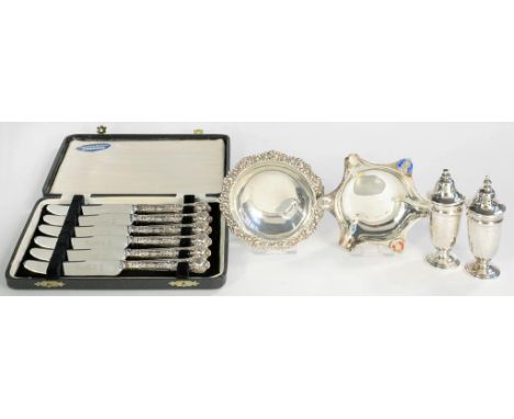 AN EDWARD VIII SILVER AND ENAMEL ASHTRAY, 11CM W, BIRMINGHAM 1936, A SILVER DISH, PAIR OF SALT AND PEPPER CASTERS AND A CASED