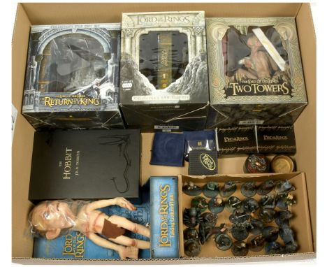 Quantity of The Lord of the Rings collectables including Collector's DVD gift sets x three, Arwen Evenstar replica necklace, 