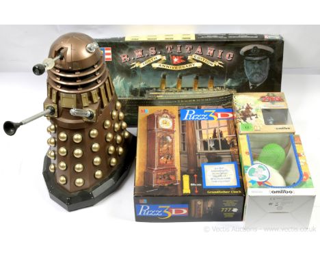 Selection of TV &amp; Film related collectables including Large Scale Doctor Who Electronic Dalek (untested), missing one lig