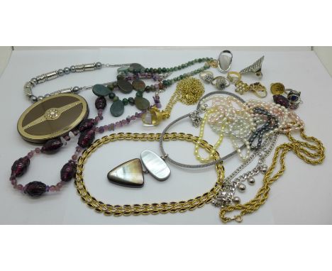 Costume jewellery, necklaces, freshwater pearl necklaces and costume rings 