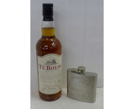 A bottle of Montrose Collection blended whisky and a hip flask, boxed 