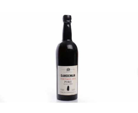 SANDEMAN 1960 VINTAGE PORTOporto, Portugal. Bottled 1962. Full bottle size, no capacity or strength stated. 