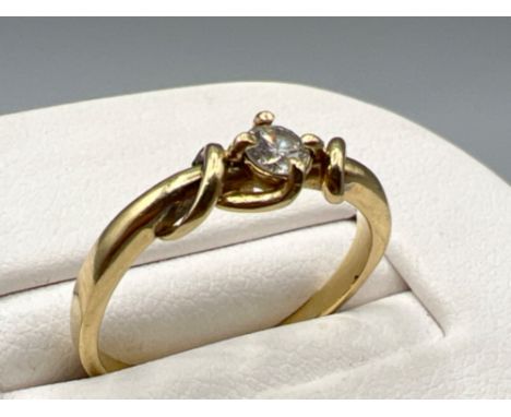 9ct gold diamond solitaire ring. Comprising of a Round cut diamond size M 1.7g