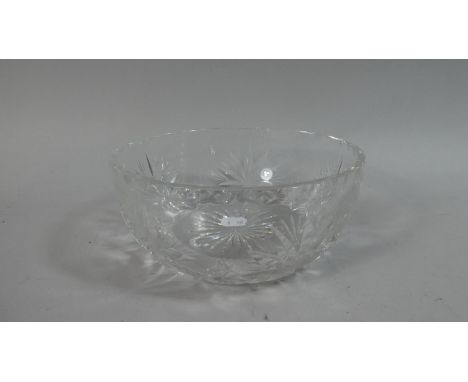 A Cut Glass Fruit Bowl, 20cm Diameter 