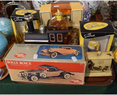 A Tray of Mid/Late 20th Century Novelty Items to Include Two Radiogram Music Boxes, Locomotive Decanter Set, Rolls Royce Radi