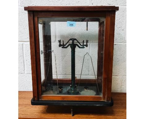 A vintage set of balance scales, cased 