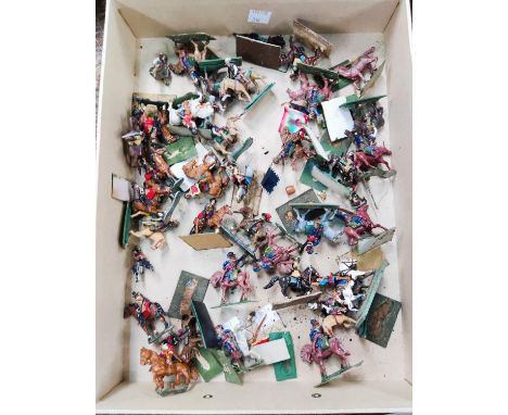 A selection of vintage lead soldiers 