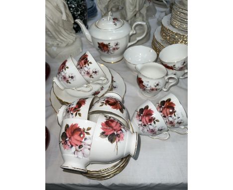 A Royal Stafford "Honey Bunch" china tea service approximately 32 pieces 