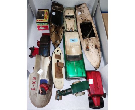 A vintage Japanese clockwork Skeet Tank and a selection of other windup tin plate: cars, boats etc. 